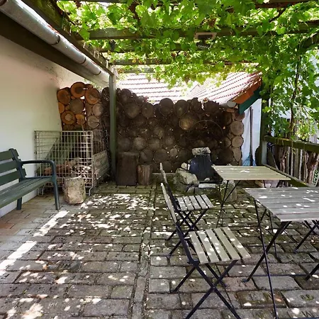 Troszt Pince Appartement