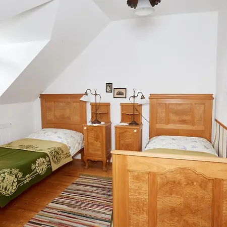 Appartement Troszt Pince *